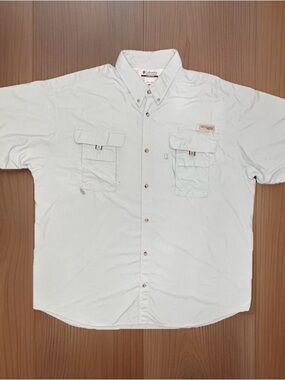 Columbia Men’s Light Blue Short-Sleeve Button-Down Fishing Shirt